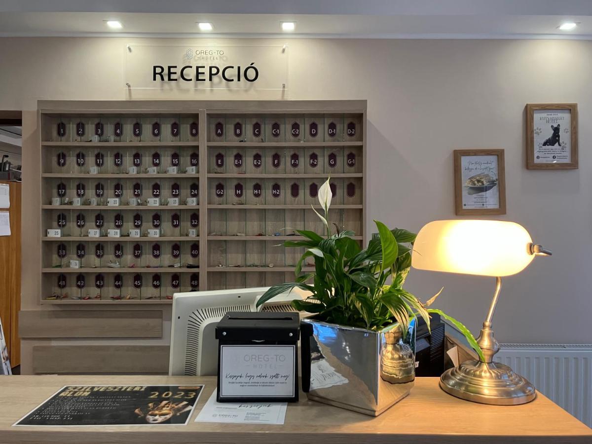 Oereg-To Youth Hostel Тата Экстерьер фото